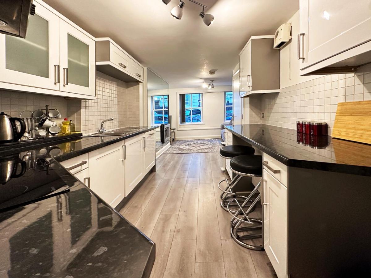 Chic Apartment In Mayfair ลอนดอน ภายนอก รูปภาพ
