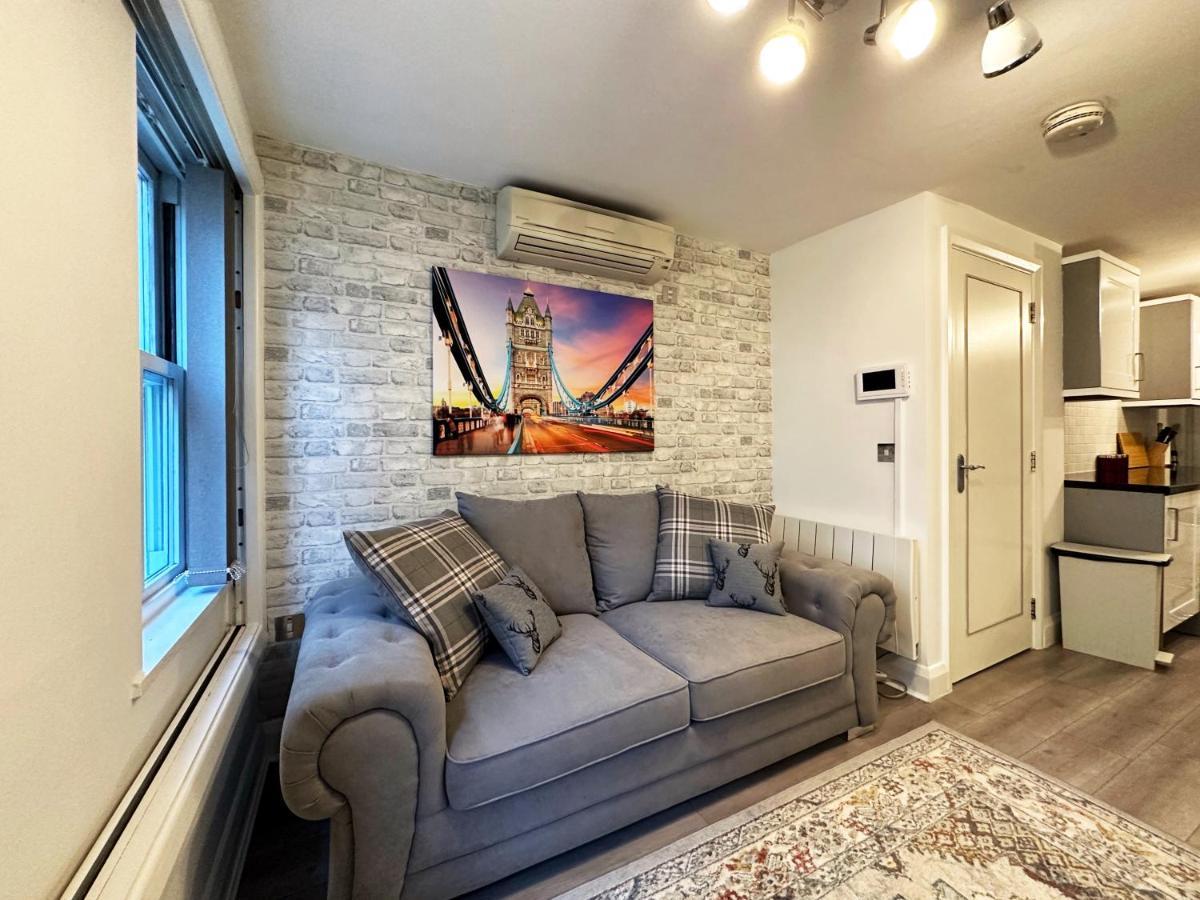 Chic Apartment In Mayfair ลอนดอน ภายนอก รูปภาพ