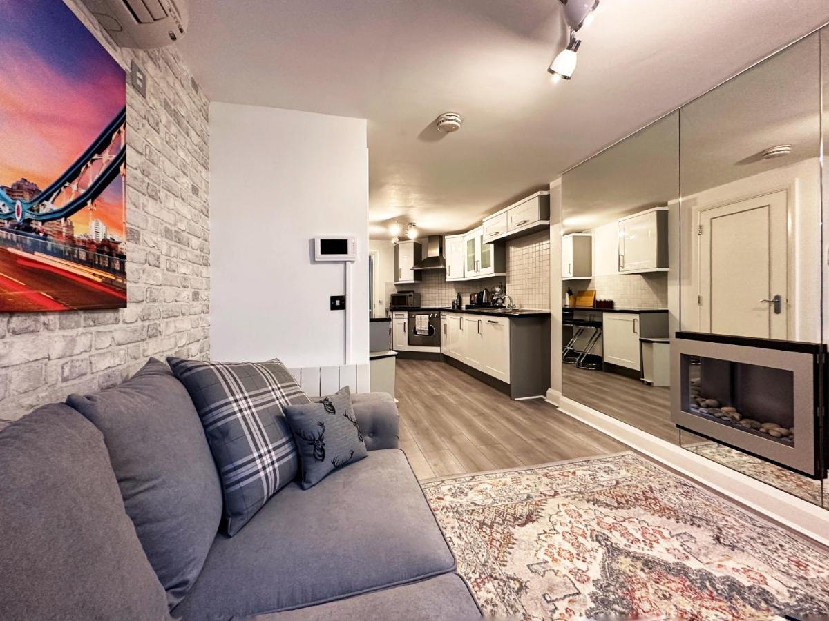 Chic Apartment In Mayfair ลอนดอน ภายนอก รูปภาพ