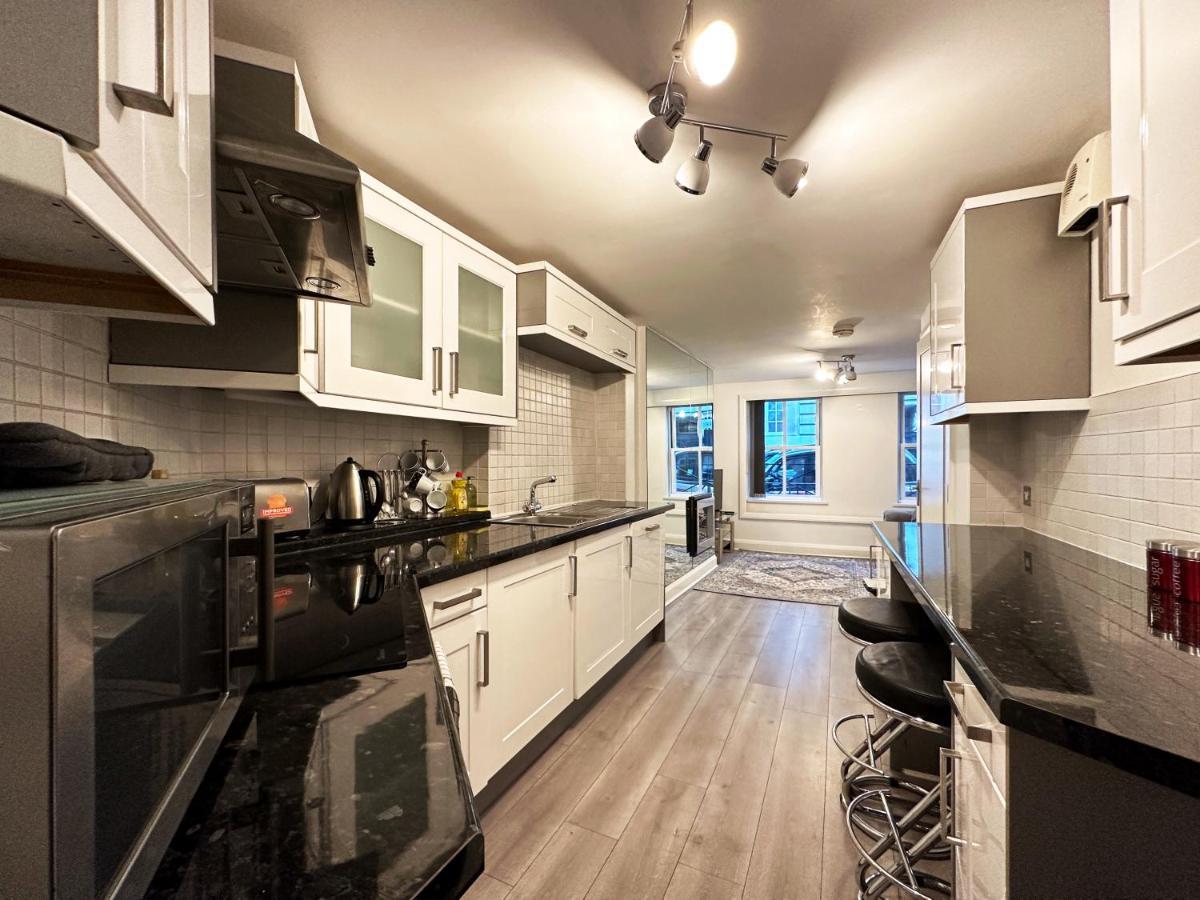 Chic Apartment In Mayfair ลอนดอน ภายนอก รูปภาพ