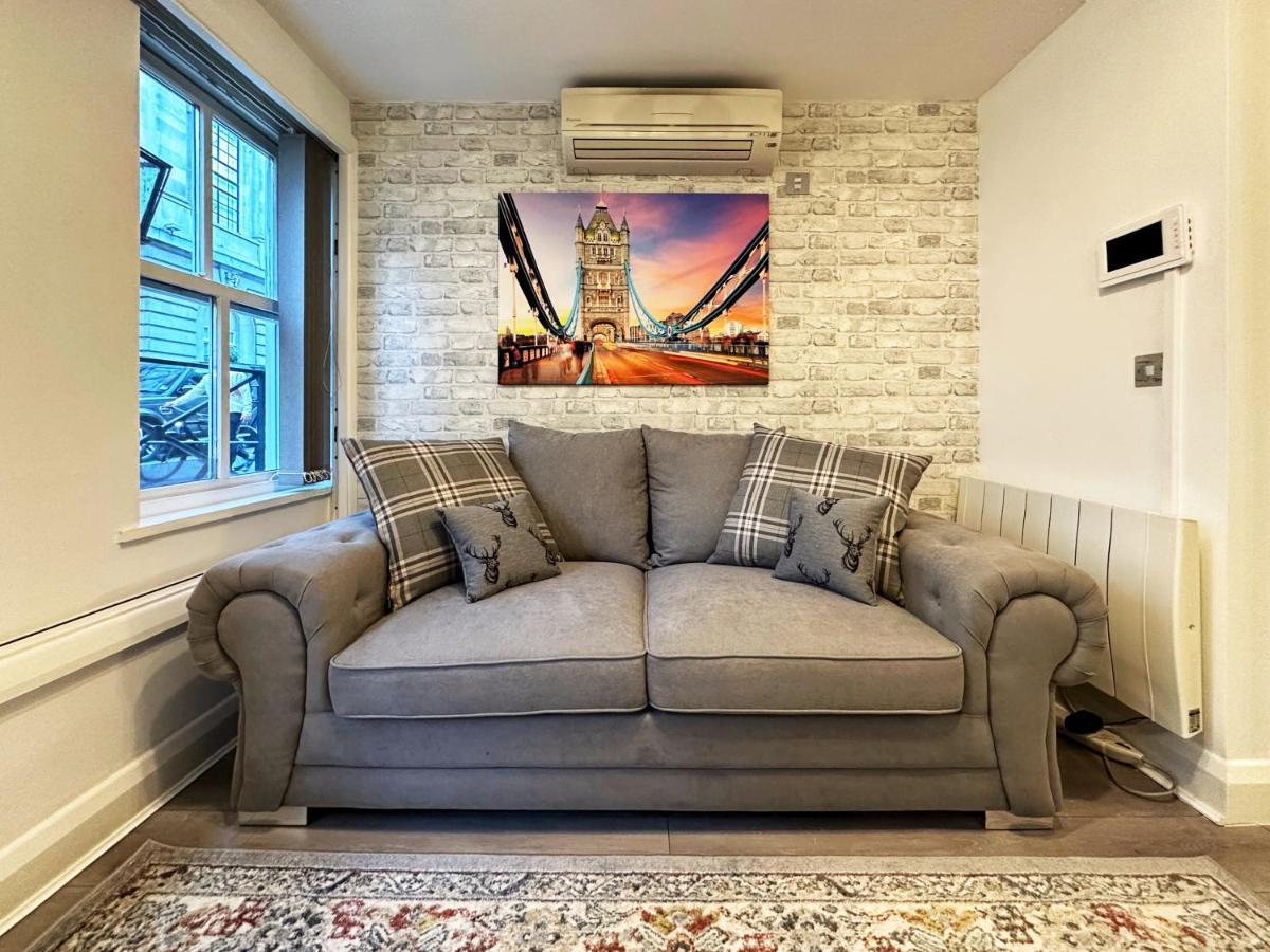 Chic Apartment In Mayfair ลอนดอน ภายนอก รูปภาพ