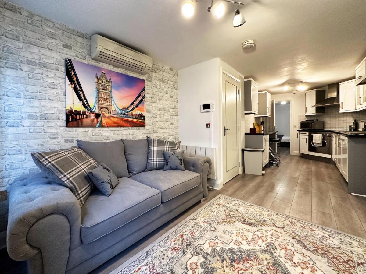 Chic Apartment In Mayfair ลอนดอน ภายนอก รูปภาพ